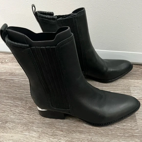 Alexander Wang | Shoes | Almost New Only Wore It Twice Come  display picture 1